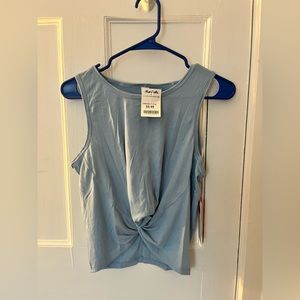 Cropped workout top never worn tags on